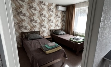 Пятиместный номер Standard с балконом и с красивым видом из окна в Галкино