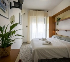 Номер Standard с балконом в Hotel Mamy