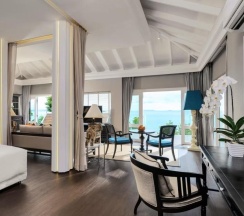 Двухместный клубный люкс Honeymoon двуспальная кровать в InterContinental Koh Samui Resort by IHG