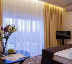 Номер люкс роскошный с террасой в Garden Hotel & SPA