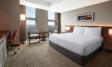Трёхместный семейный номер Deluxe в Four Points by Sheraton Josun, Seoul Station