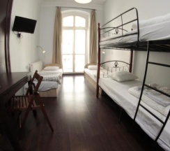 Четырёхместный номер Standard в Pit Stop Hostel
