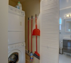 Коттедж в Brand New Modern Mod Pod Home With Private Yard by Redawning