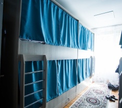 Кровать в общем номере в Eleon