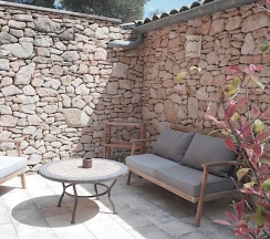 Двухместный номер Charm with Patio двуспальная кровать в Le Jas de Joucas