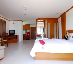 Двухместный номер Superior с видом на бассейн двуспальная кровать в Phu View Talay Resort