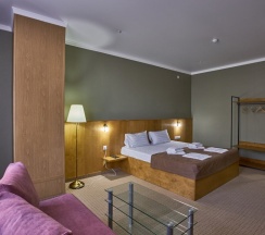 Двухместный полулюкс двуспальная кровать в Altyn Eco Park