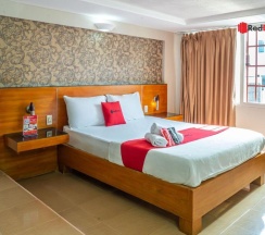 Двухместный номер Superior двуспальная кровать в RedDoorz Near Tan Dinh Market 3
