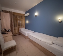 СТАНДАРТ (узкий) с 2-мя кроватями со ВСЕМИ удобствами. Новый номерной фонд в MaxxRoyal