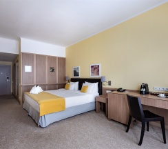 Улучшенный номер в Golden Tulip