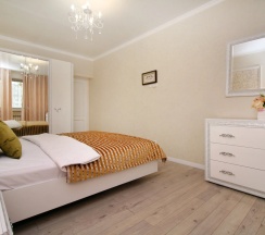 Двухместные апартаменты Comfort с 3 комнатами с балконом двуспальная кровать в Квартирное бюро