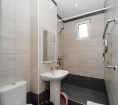 Двухместная комната с двуспальной кроватью в Чайка