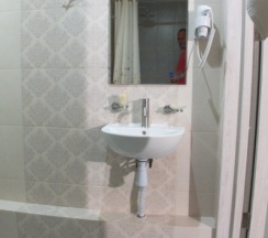 Стандартный улучшенный номер на третьем этаже в Золотая рыбка