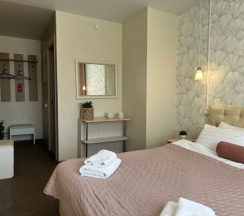 Twin Room/Double Room в Melton Hotel