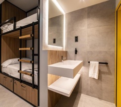 Четырёхместный номер Standard в Petit Hostel La Latina - Adults Only