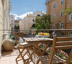 Номер с балконом в Garden street
