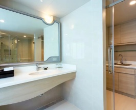 Двухместный номер Deluxe с балконом (2 отдельные кровати) в Centara Sonrisa Residences & Suites Sriracha