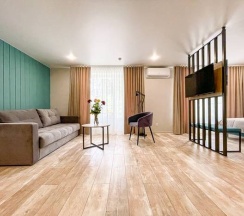 Стандарт семейный улучшенный с балконом в Volna Family Resort