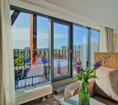 Вип Юник в Ластадие