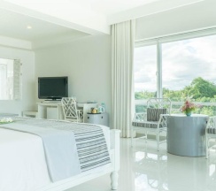 Люкс с балконом в Cera Resort Chaam