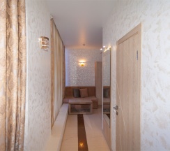 КОМФОРТ с холлом 3-местный. Новый номерной фонд в MaxxRoyal