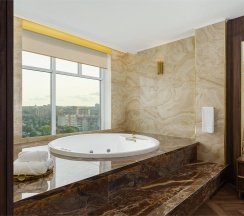 Люкс c джакузи на высоком этаже в Radisson и Конгресс-центр Саранск