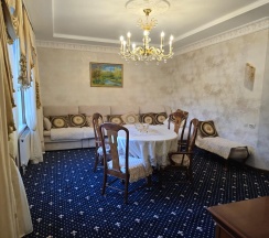 2-комнатная комната люкс в Golden House