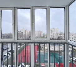 Двухместные апартаменты с 2 комнатами с балконом и с видом на город (двуспальная кровать) в Квартира на улице Плещеевская 8