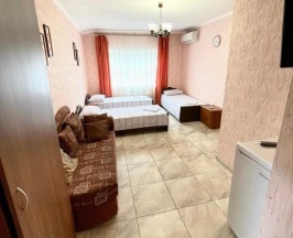 Трёхместный номер Standard с красивым видом из окна в Апельсин