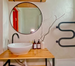 № 11 (Самая большая кровать Kingsize Bed) в Home