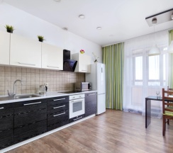Апартаменты с балконом и с красивым видом из окна в Andora-apart