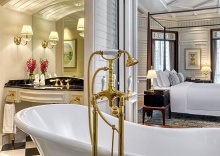 Четырёхместный люкс с 2 комнатами 2 отдельные кровати в The Athenee Hotel, a Luxury Collection Hotel, Bangkok