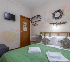 3-местный номер эконом с 1 односпальной и 1 двуспальной кроватью в Boho Botanica Hotel