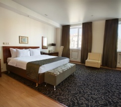 Бизнес-класс с большой кроватью king size в Бенефит Плаза