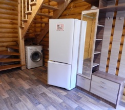 Коттедж с 2 комнатами с балконом в Тихая гавань