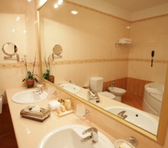Двухместный полулюкс двуспальная кровать в Grand Hotel Tien Shan