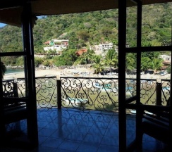 Вилла с 2 комнатами с балконом в Description of Villas Rodelinda
