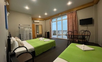 Трёхместный номер Deluxe с балконом и с видом на море в Династия