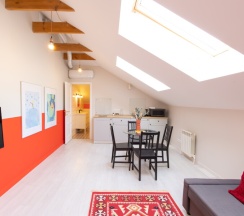 Апартаменты "Red" с террасой в Сhо