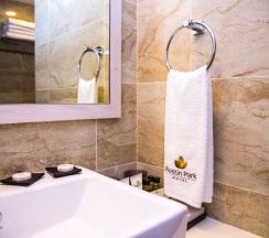 Четырёхместный номер Deluxe в Austin Park Hotel