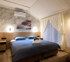 Двухместный номер с большой кроватью или двумя односпальными кроватями КОМФОРТ ПЛЮС в Морской