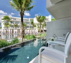 Номер Deluxe с балконом и с красивым видом из окна в Отель Dream Phuket Hotel and Spa