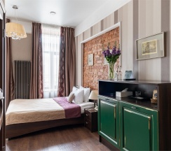 Одноместный улучшенный номер с балконом в Martin Hotel