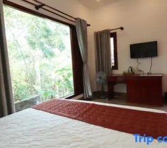 Двухместный номер Standard с балконом (двуспальная кровать) в Hong Bin Bungalow Resort
