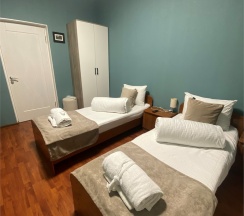 ДВУХМЕСТНЫЙ СТАНДАРТ с внешней личной ванной комнатой  и дополнительным местом в Ля Вилла