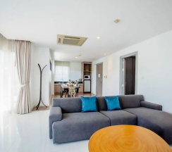 Семейный люкс в The Pago Design Hotel Phuket