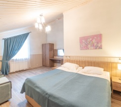 Таунхаус с электрическим камином в Лепота