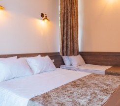 Четырёхместный номер Standard с балконом в L-hotel