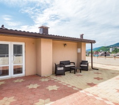 Апартаменты Люкс (с кухней и террасой с видом на море и горы) в Эллада