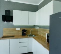 Четырёхместные апартаменты с 3 комнатами с балконом в Валентина